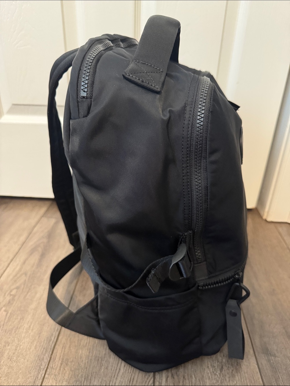 lululemon New Crew Backpack Black Bag - Picture 3 of 6